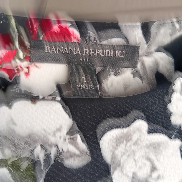 Banana Republic Black White and Red Floral Dress Size 2 - Picture 2 of 4